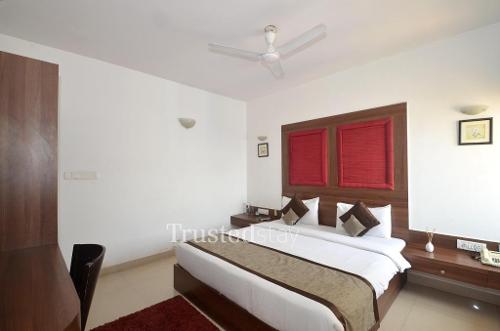 Bangalore Service Apartment in Marathahalli - Master Bedroom